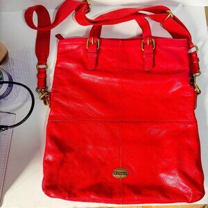 Authentic Fossil Explorer Foldover Crossbody RED.‎